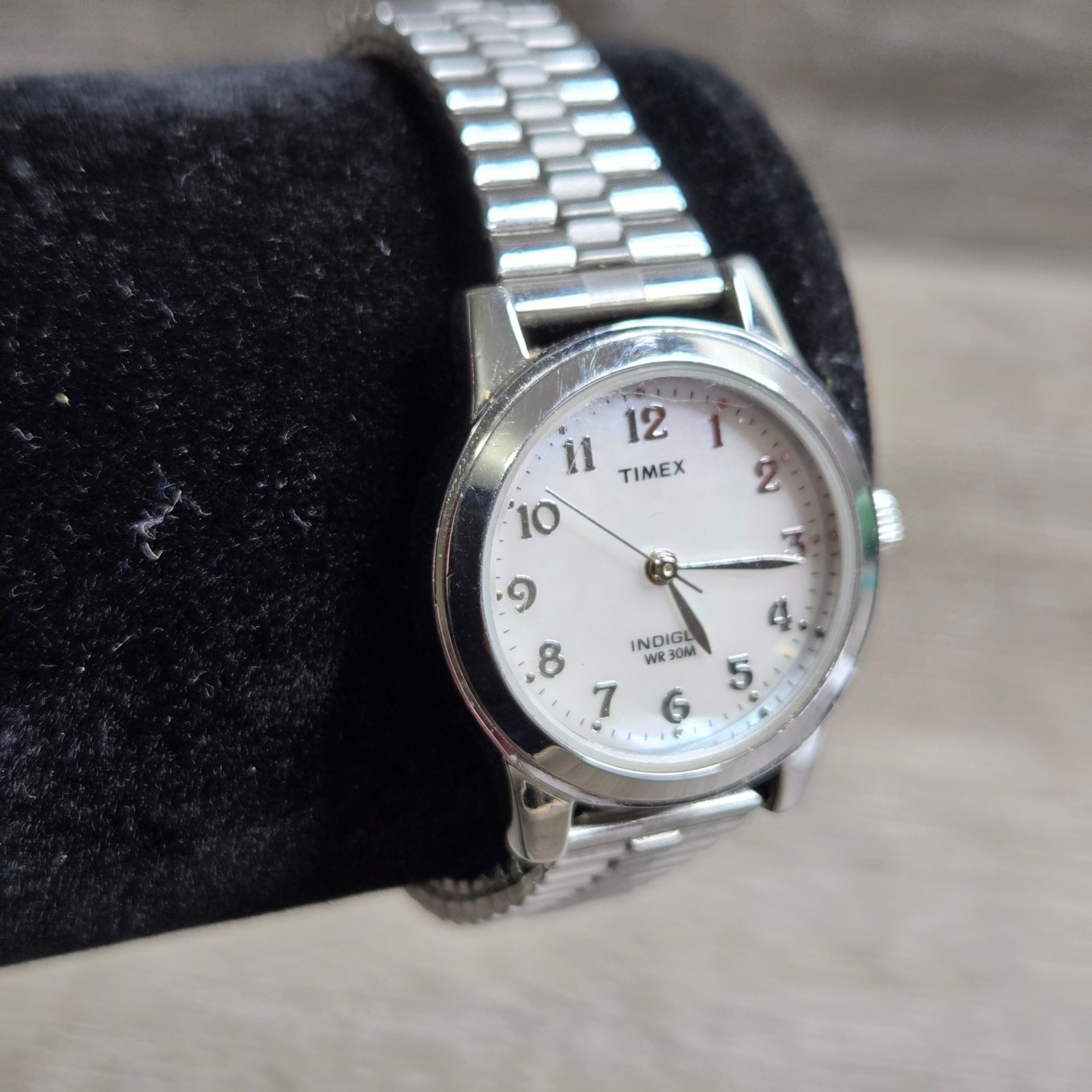Timex T2M826 Women’s Indiglo Quartz Watch Silver Tone Mother of Pearl Stretch 6