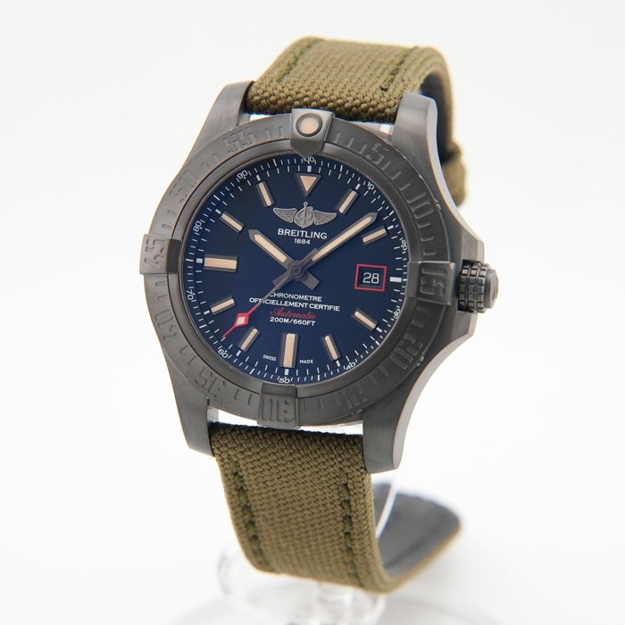 BREITLING AVENGER Blackbird 44 V1731110/BD74 Box/Paper