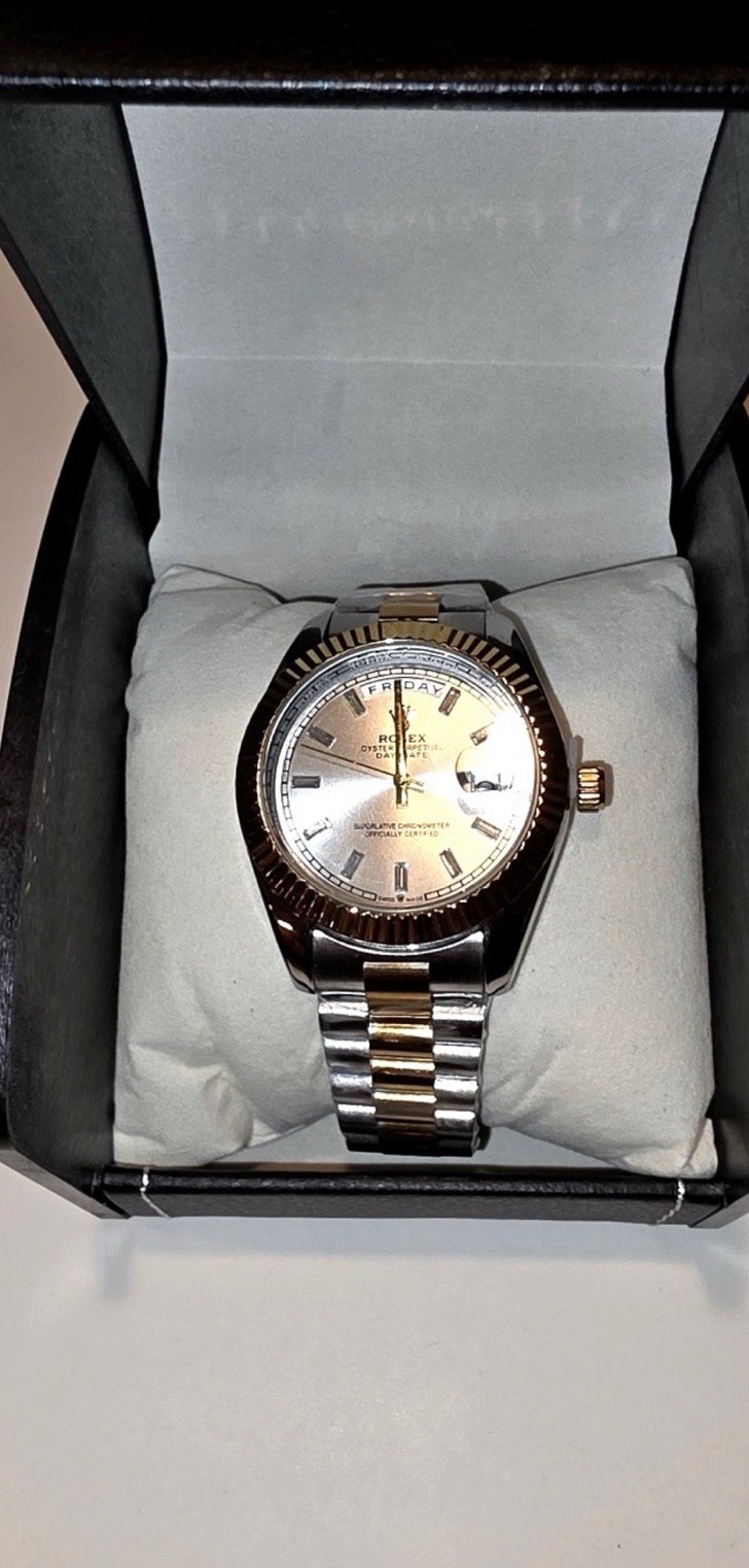 Luxury Two-Tone Day-Date Style Display Watch – Champagne Dial Gold & Silver