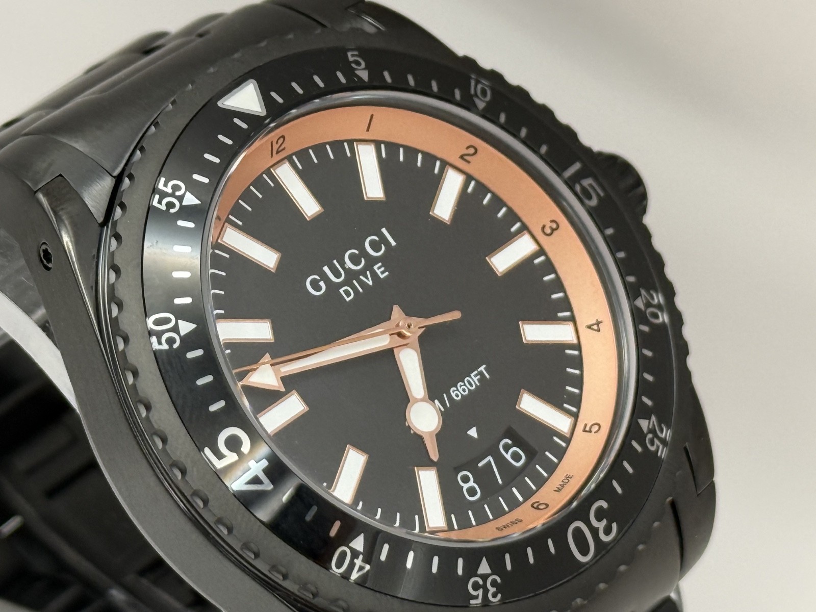 GUCCI Dive YA136213 Date Quartz Black Dial Mens Watch 45mm.