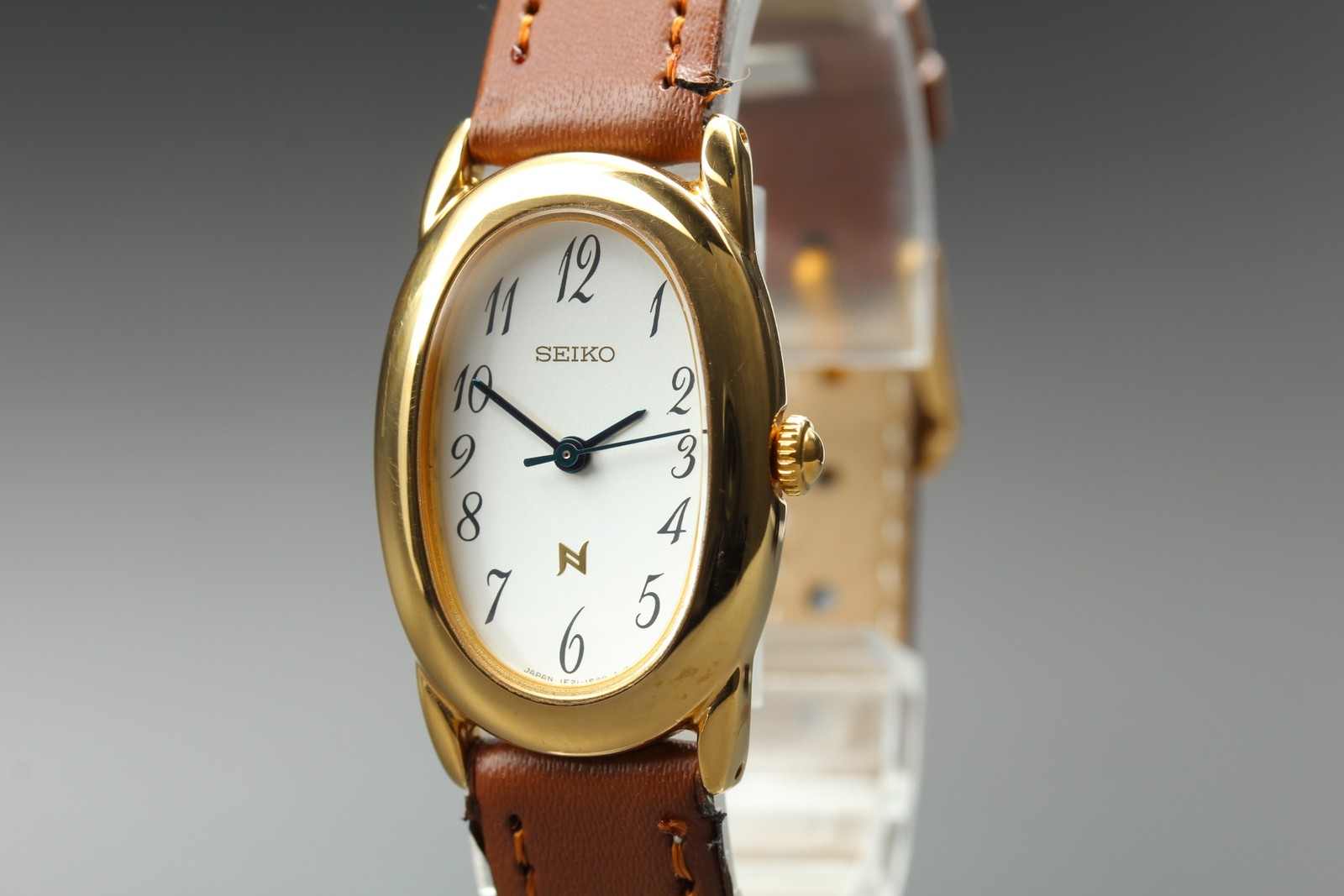 Seiko Noie 1F21-5B70 White Quartz Ladies Watch From JAPAN [Near MINT]