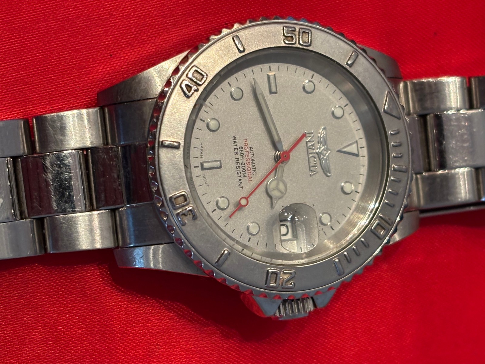 Invicta Men’s Automatic Watch 660ft 200M Professional