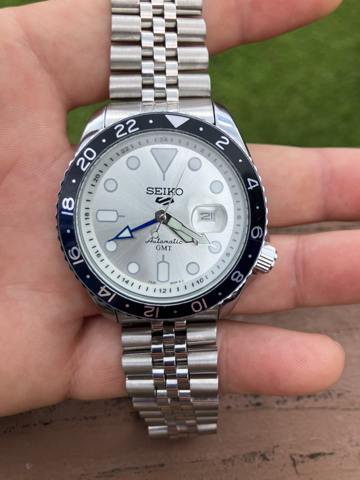 Seiko 5 sport Automatic GMT 7S26 0020 Men’s White Dial Date Watch
