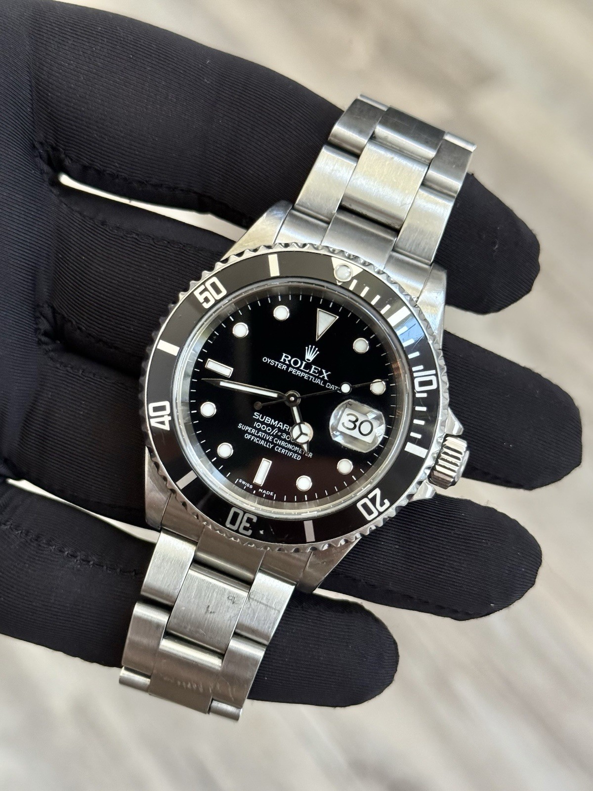 Rolex Submariner 40mm 16610 Silver Oyster Bracelet with Black Bezel No Hole Case