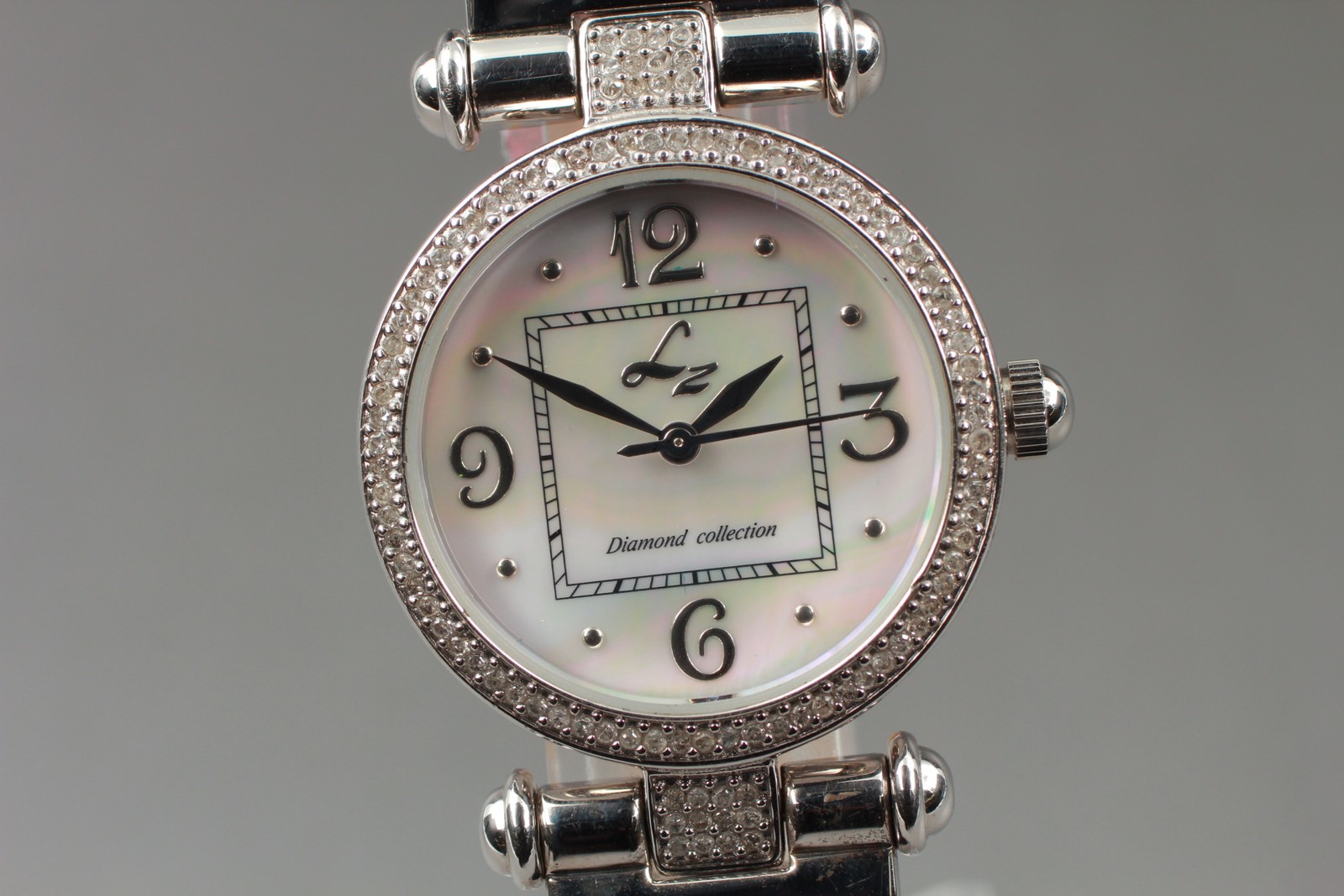 Near MINT] Liz LZ Diamond collection Quartz Ladies Watch Pink Leather From JAPAN