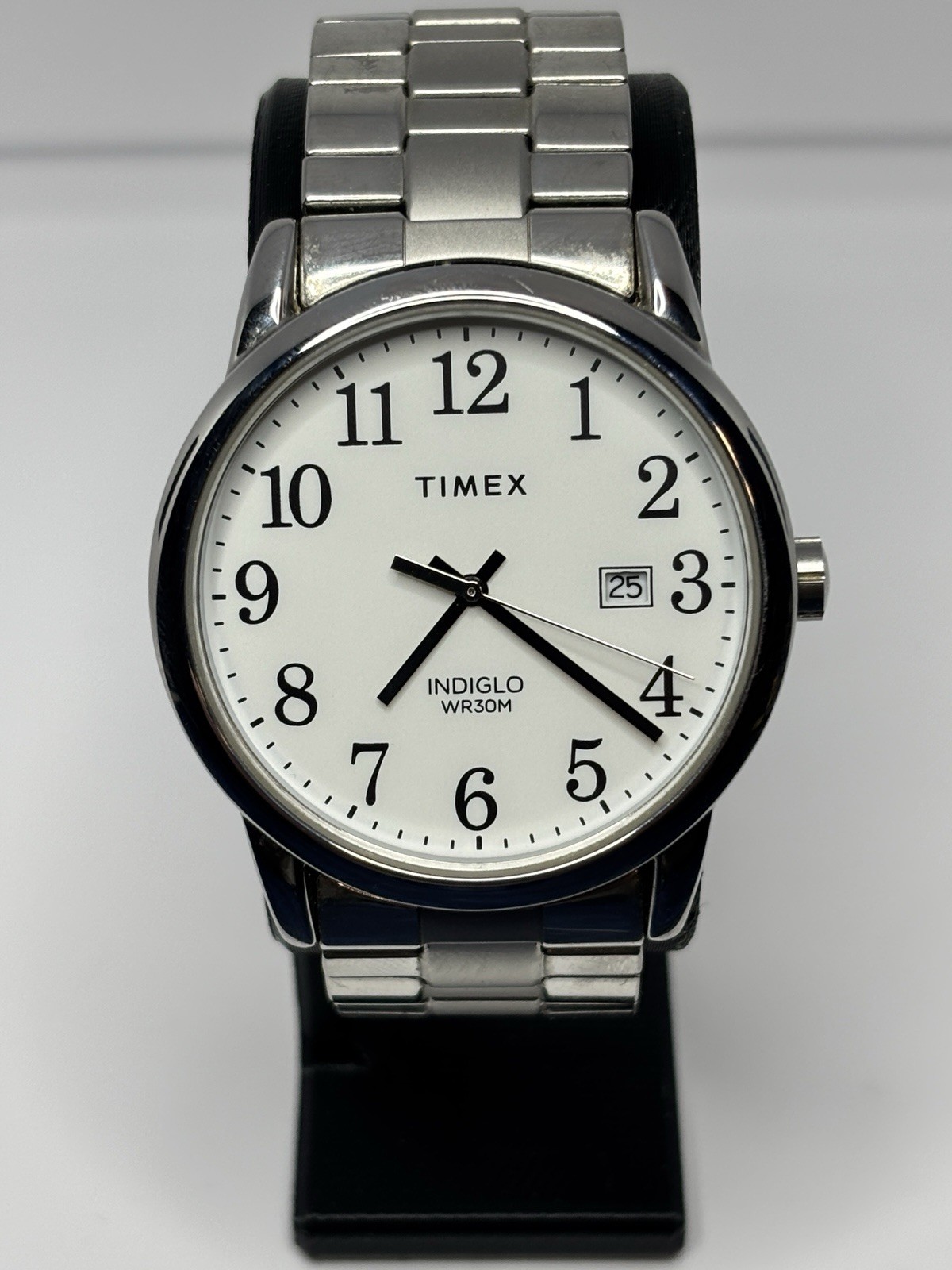 Timex Indiglo Quartz 40mm White Dial SS Bracelet Date WR30M Analog Watch