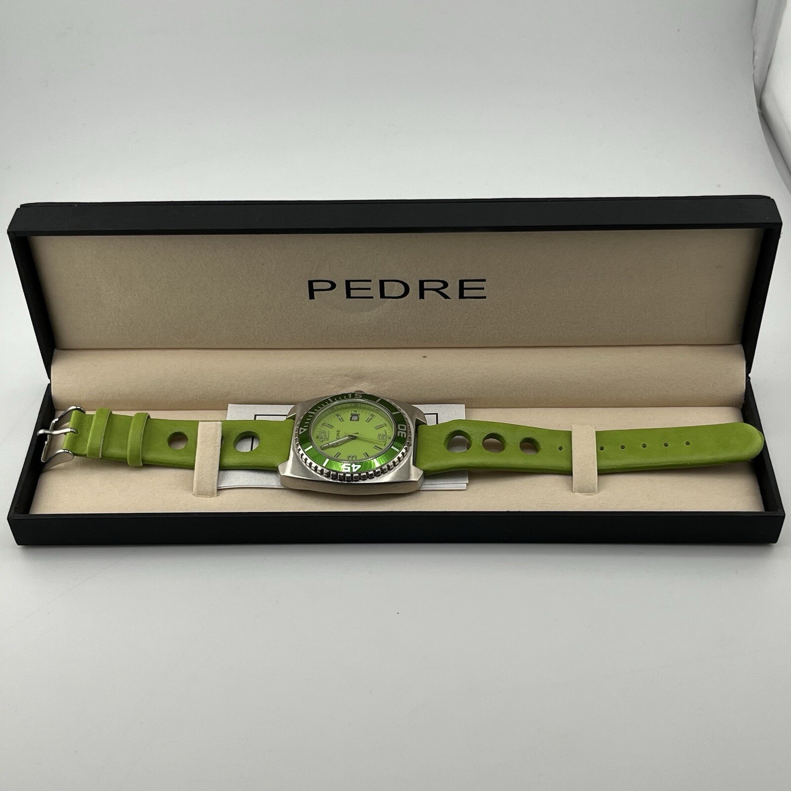 Pedre Since 1944 Women’s Quartz Wrist Watch Green