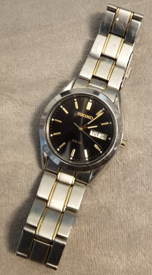 Seiko Solar 37mm Mens Watch Stainless Two Tone Day Date Black V158-0AB0 Japan