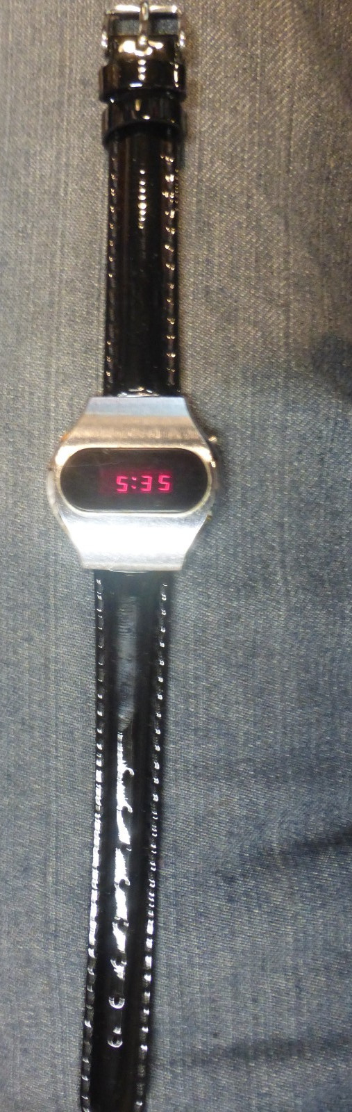 Vintage TIMEX SSQ Watch,Working Minutes & Hour, Seconds & Day & Date,RED LED