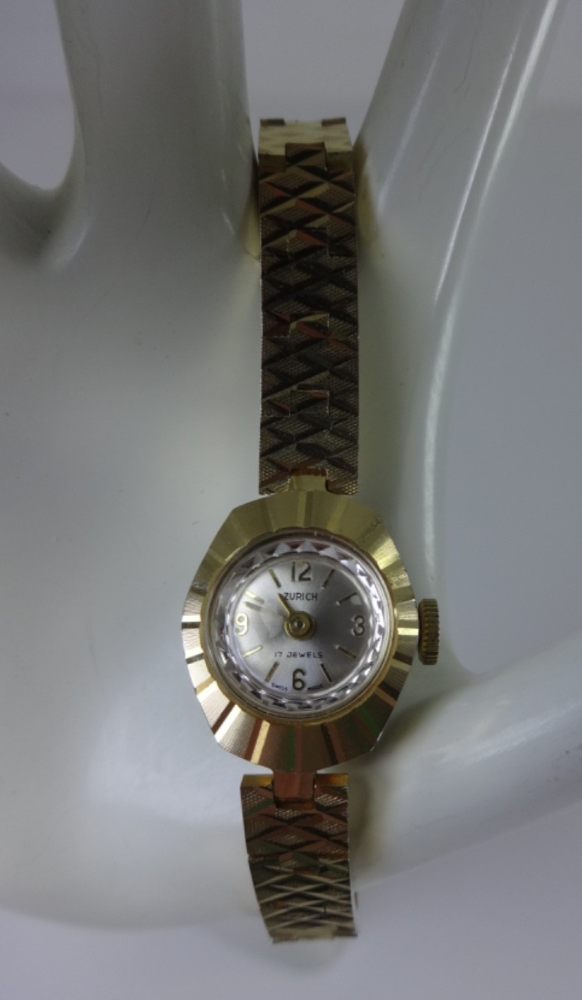 Ladies Watch Vintage ZURICH 17 Jewels Wind Up Gold Tone Swiss Made Wristwatches