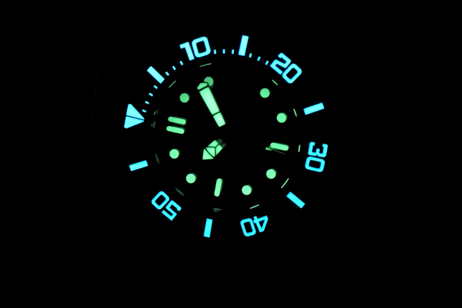 ARAGON A681BLU DIVEMASTER® 9015 Titanium 50mm