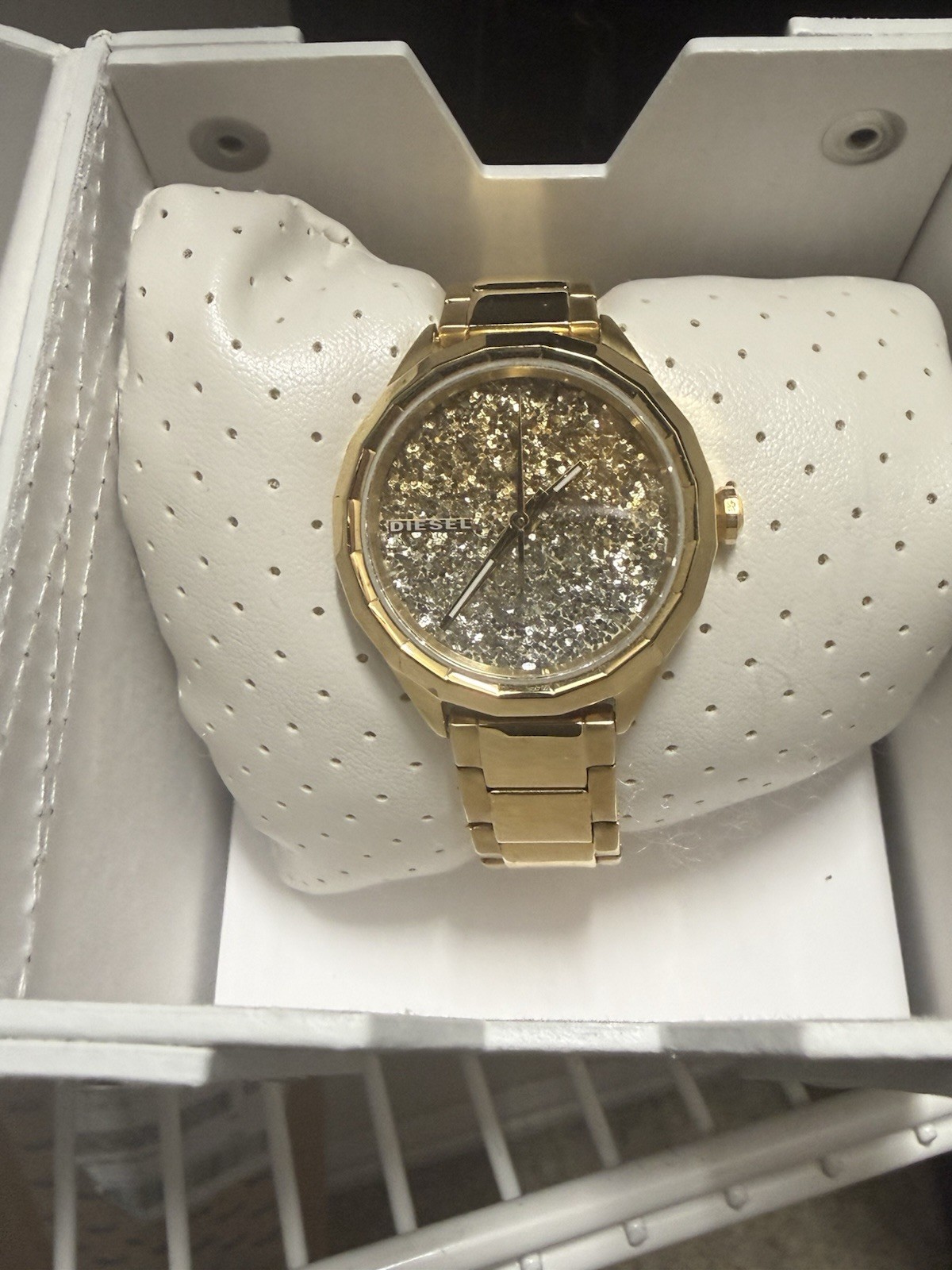 Diesel DZ5540 Kween B Gold-tone Glitter Dial Ladies Watch RARE & discontinued
