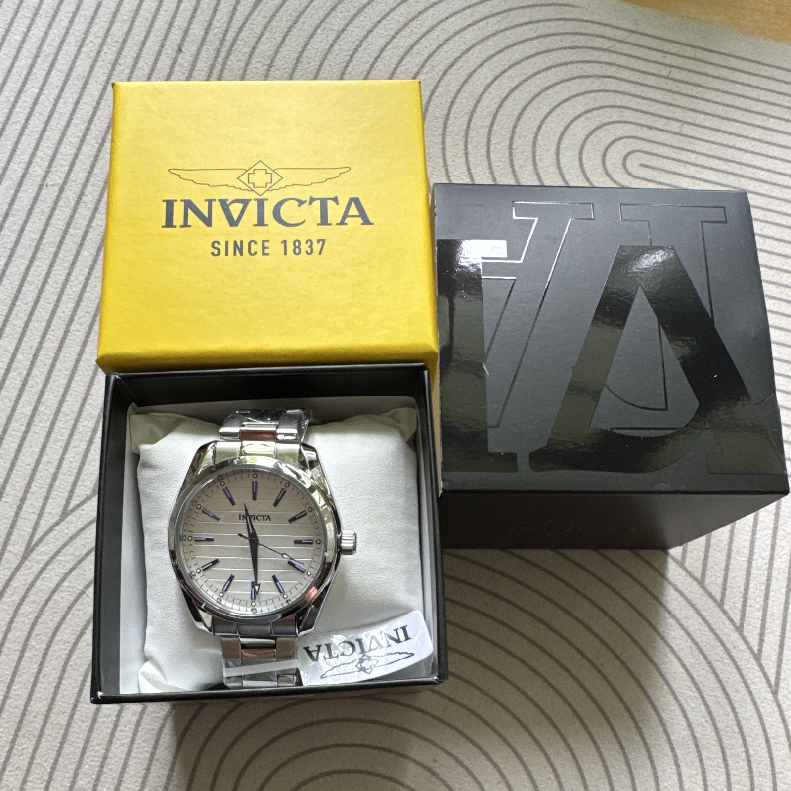 Invicta Men’s Quartz Analog Watch Silver Dial Stainless Steel Bracelet w/ Box