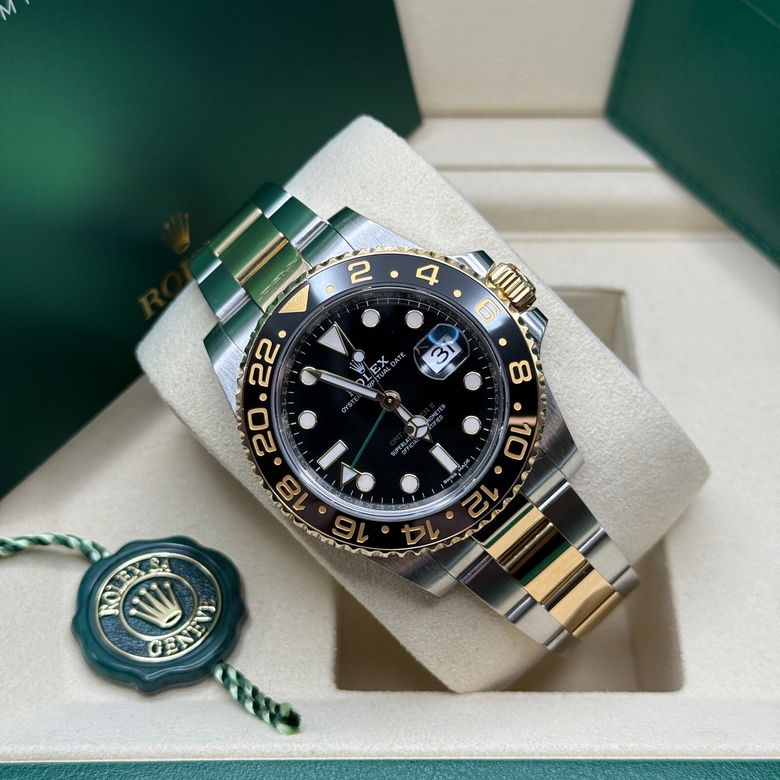 GMT-Master II Two Tone Yellow Gold Ceramic Bezel Black Dial Complete Set 2018