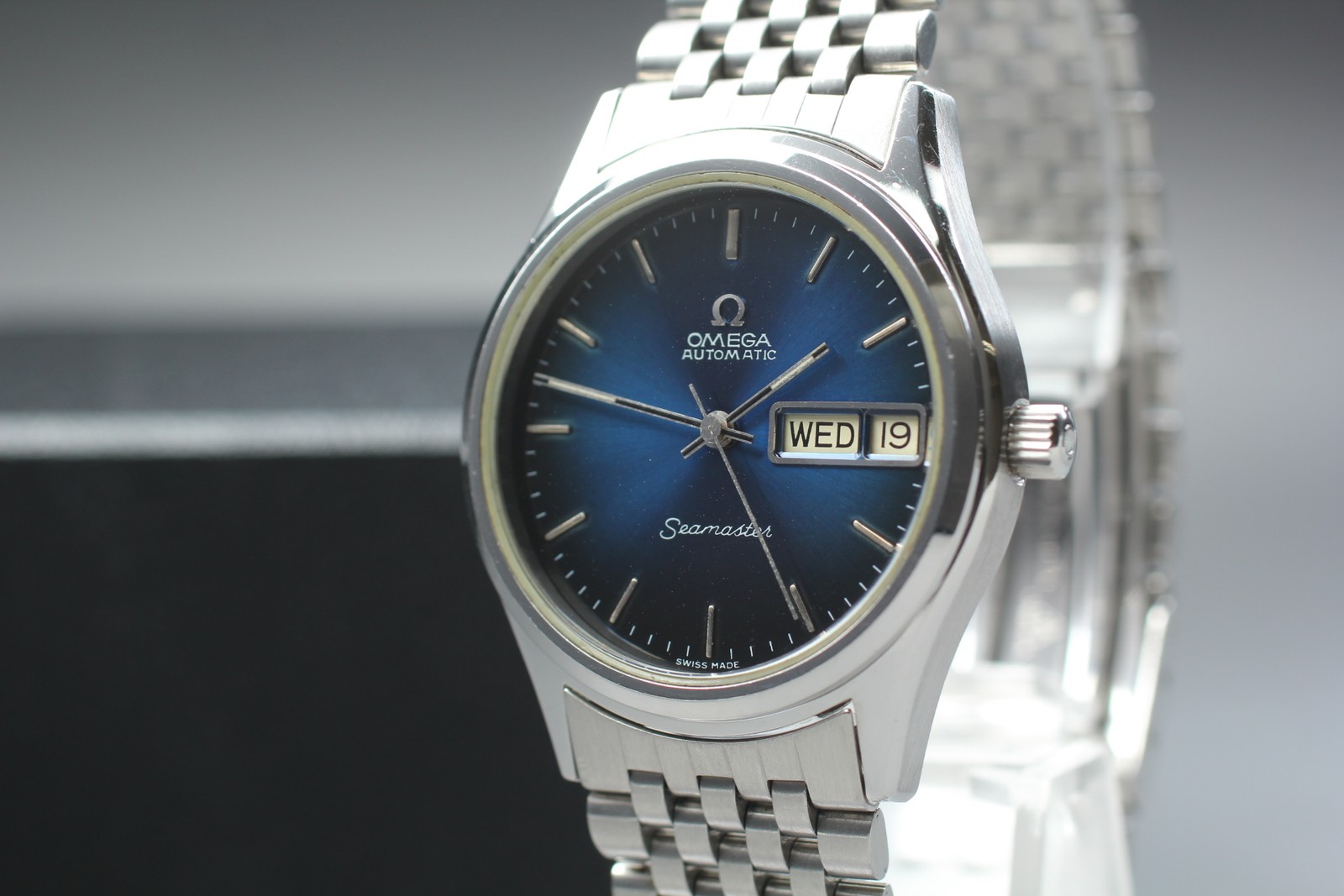 Vintage 1984 Omega Seamaster Cal.1020 Automatic Day/Date Blue Dial Men’s Watch