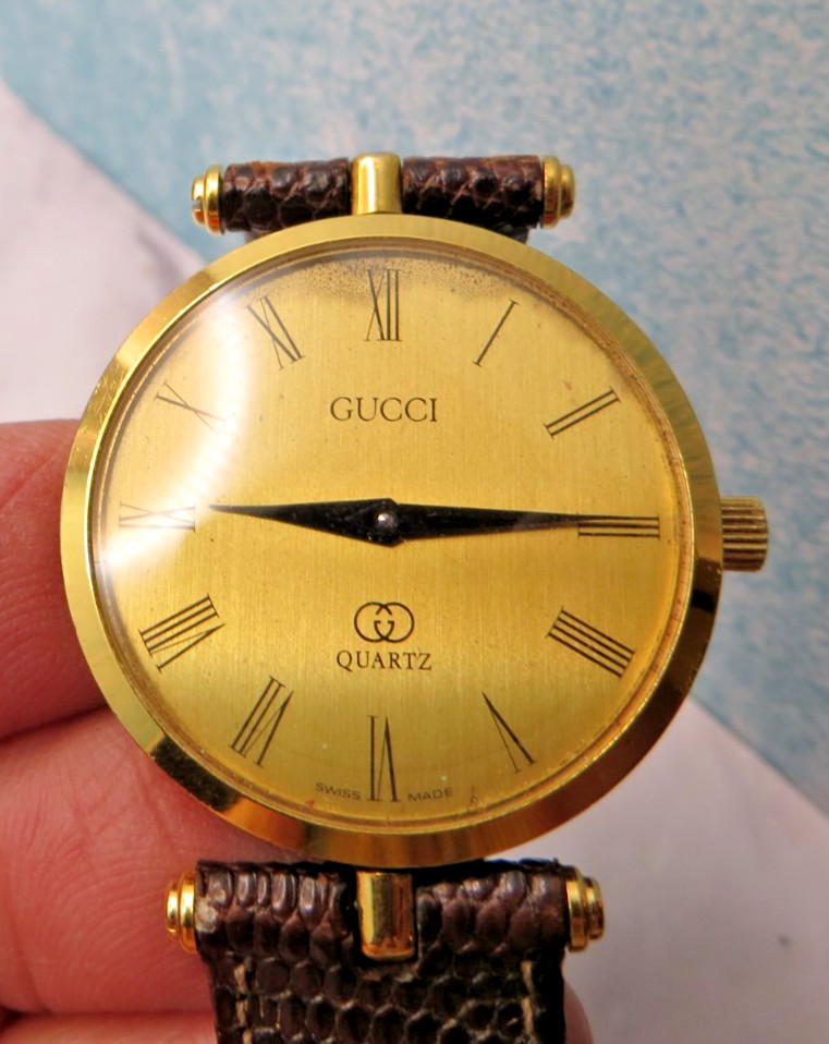 Vintage Gucci Round Face Quartz 2000M Wrist Watch New Battery Working #246