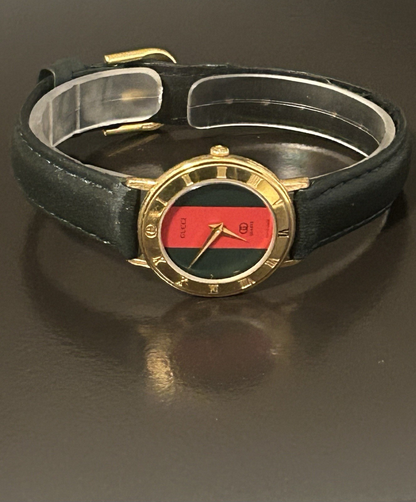 Gucci wmns beautiful green-red watch and 100% authentic free ship $244.99