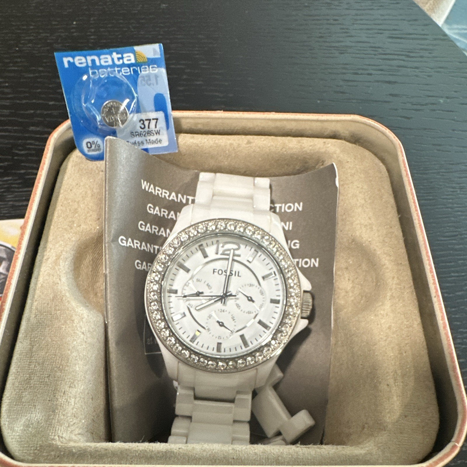 Fossil Women’s White Ceramic Quartz Analog Multifunction Gem-Set Bezel w/Box