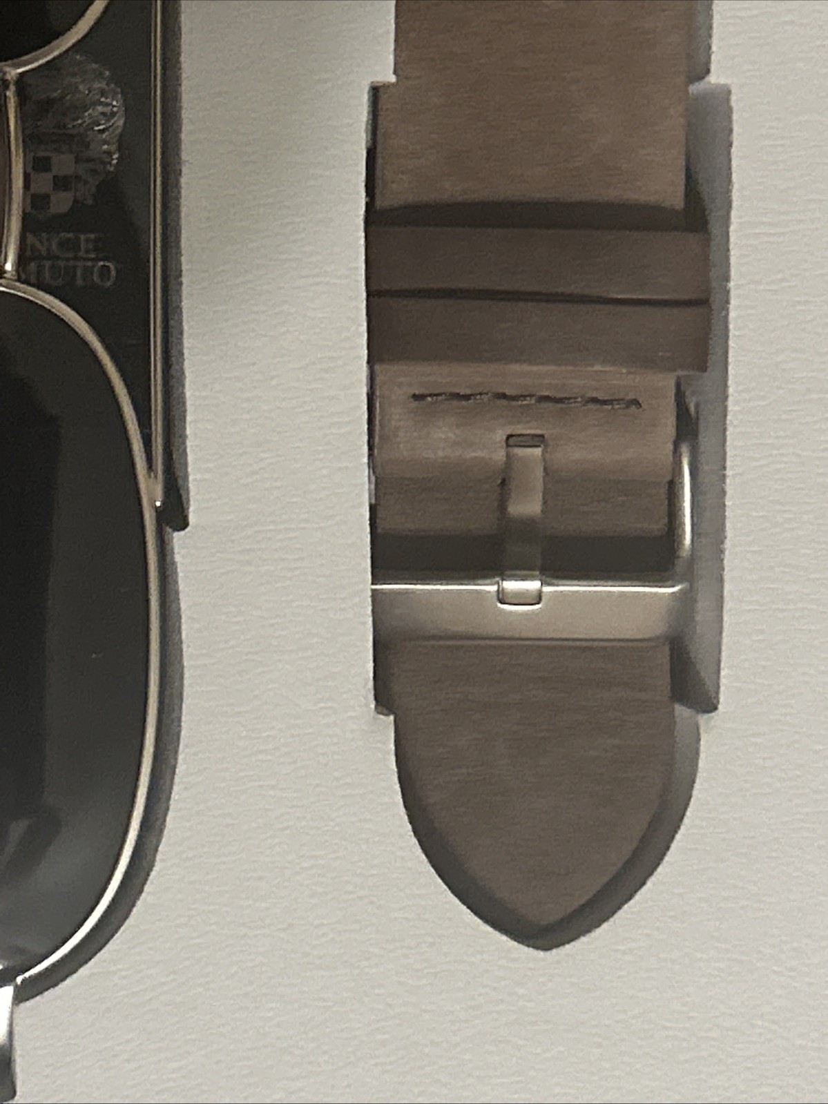 Vince Camuto GIFT SET Stainless Steel Men’s Watch with Sunglasses VC/1147GYSVST