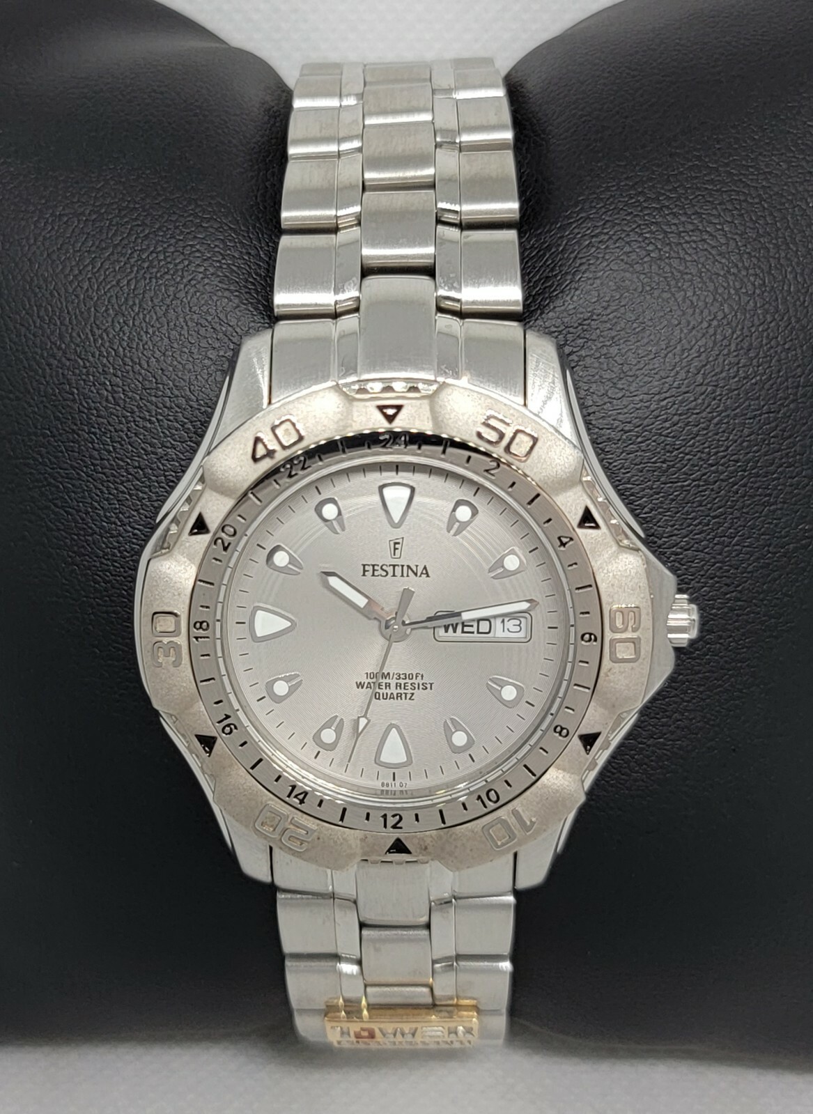 Mens Festina Tower Automotive Round Silver Tone Gray Dial Analog Watch 8811 E9