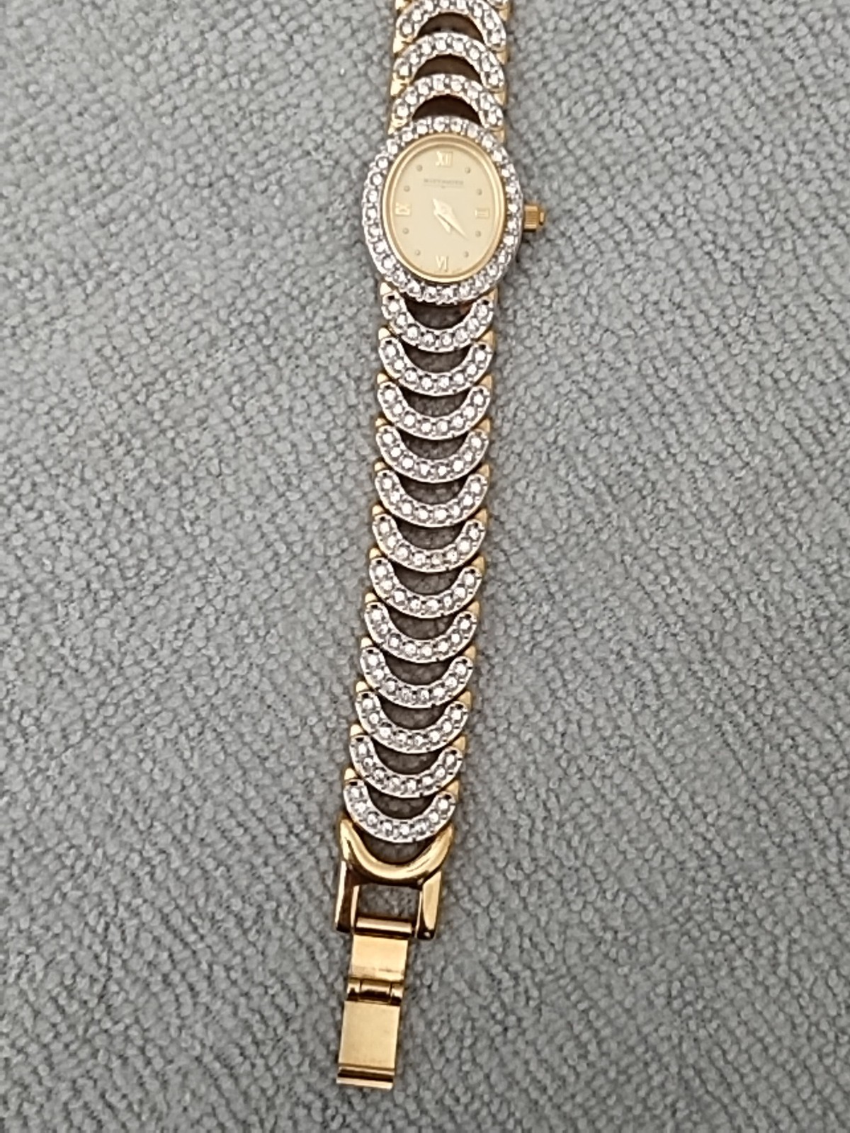 WITTNAUER Swiss Ladies Watch With Sapphire Crystals~ 8147 ~ 5120~ 18mm X 20mm