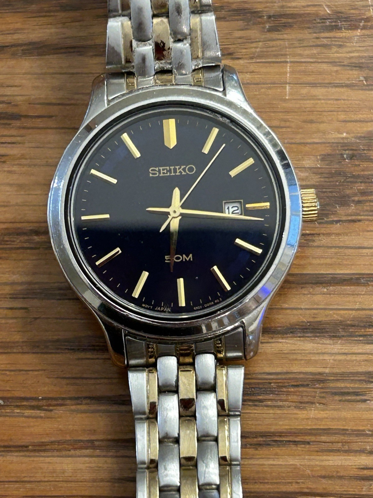 Sharp Seiko St. Steel 50M Mid-Size 30mm Date Watch Model 6N22-00E0