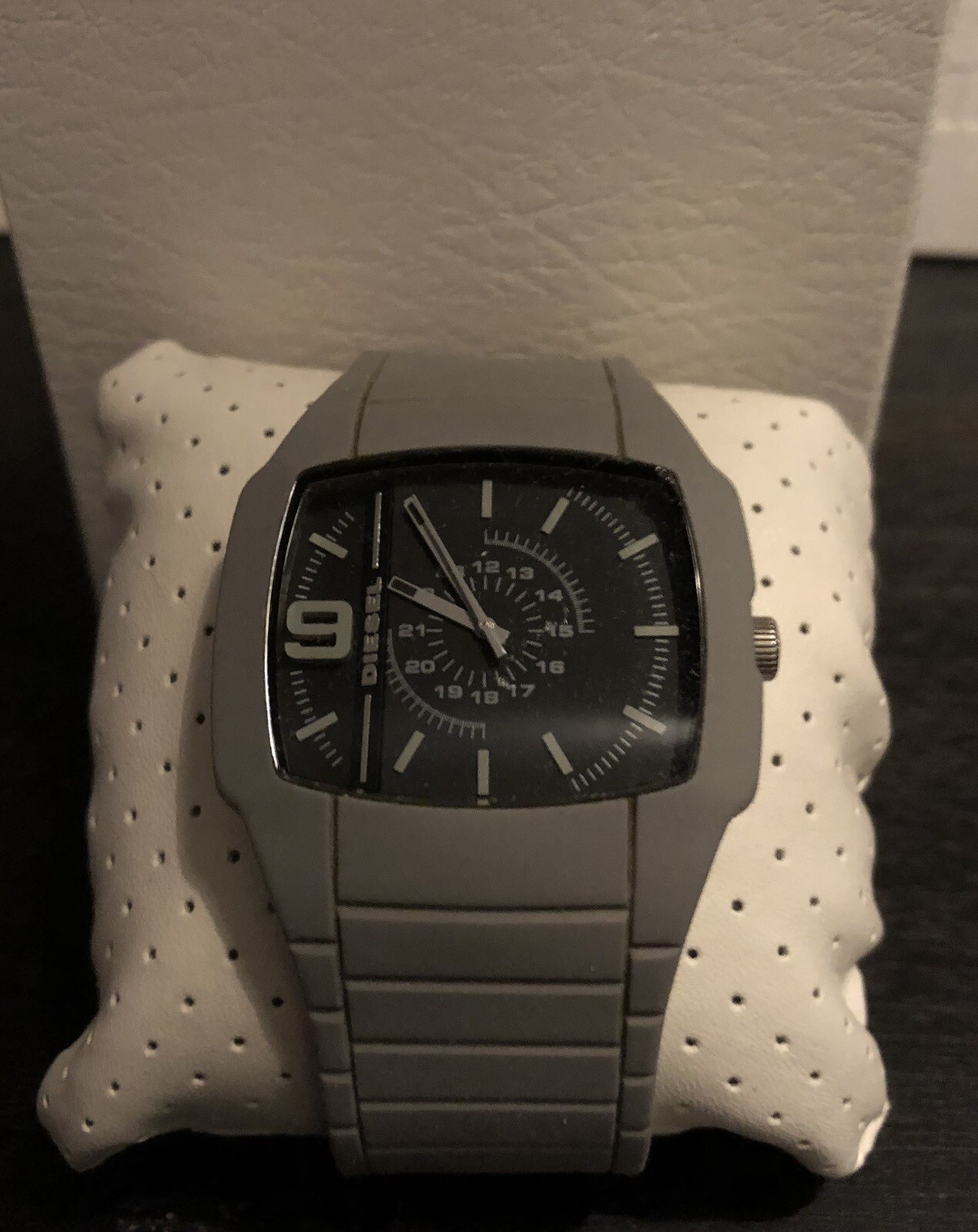 Diesel Watch Dz-1329 Quartz Analog Wristwatch With Box & Booklet