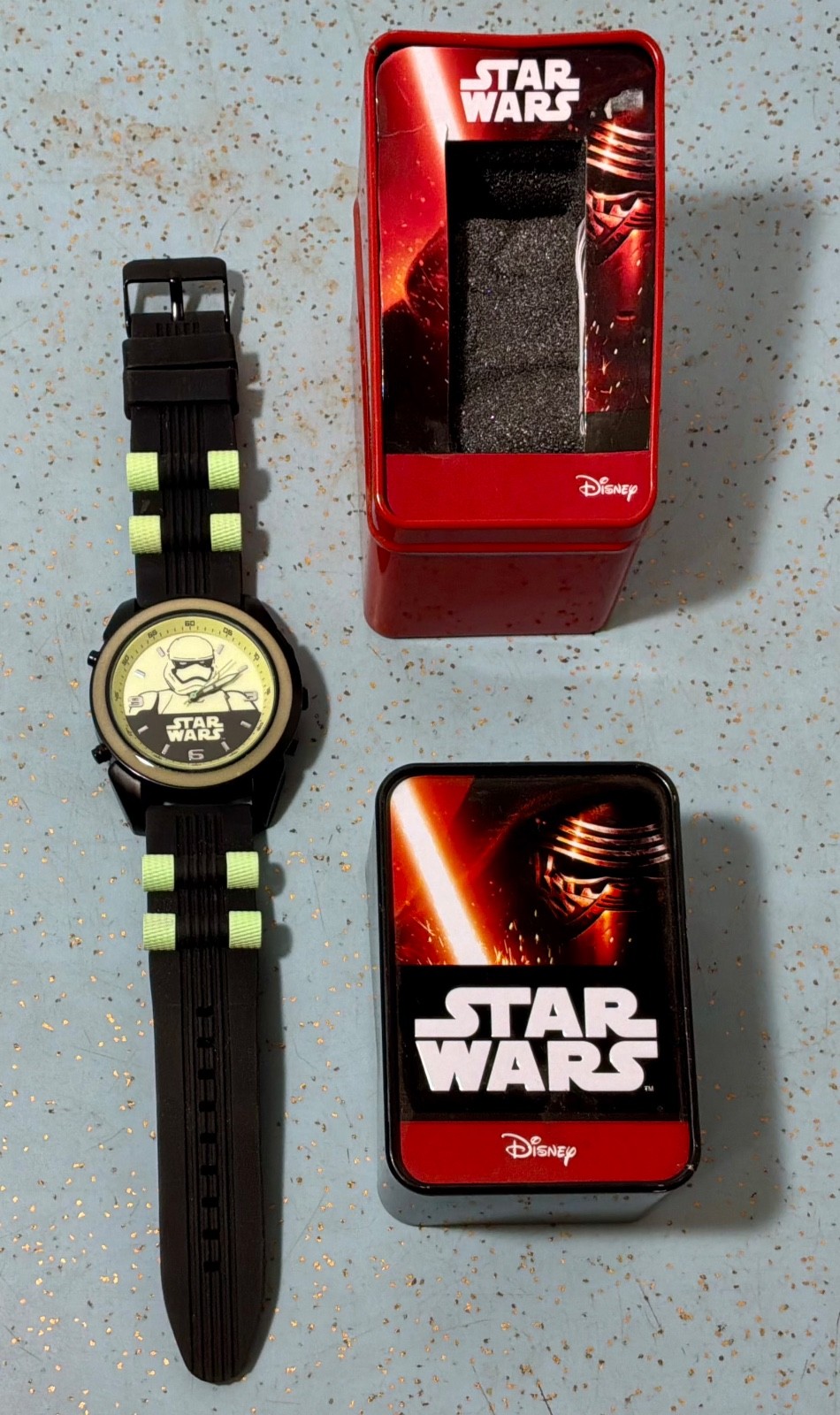ACCUTIME STAR WARS STROM TROOPER GLOW-IN-THE-DARK MENS/BOYS WATCH w/TIN BOX