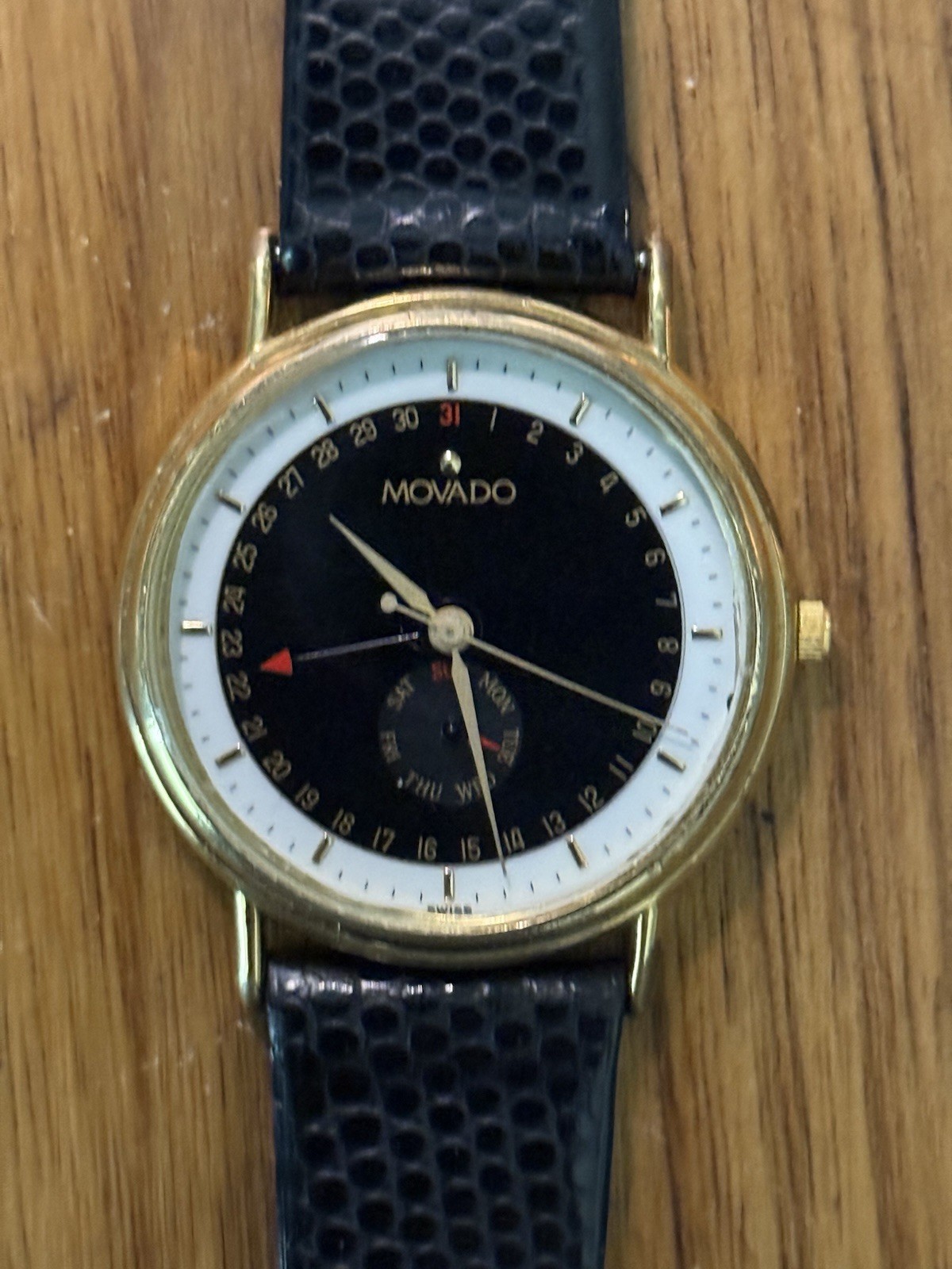 33mm Movado Day / Date Quartz Dress Watch – Model 87-06-885