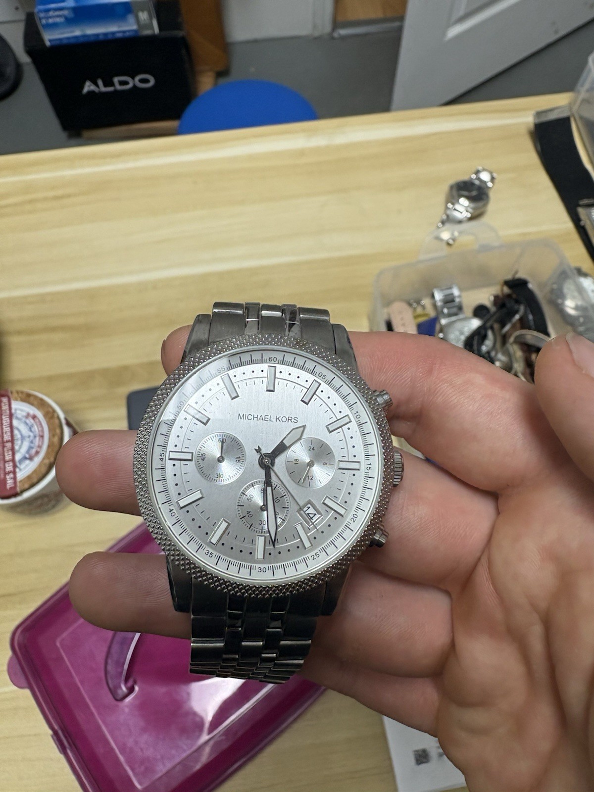 Michael Kors MK8072 Wrist Watch (WORKING) Excellent Condition W/ Original Box