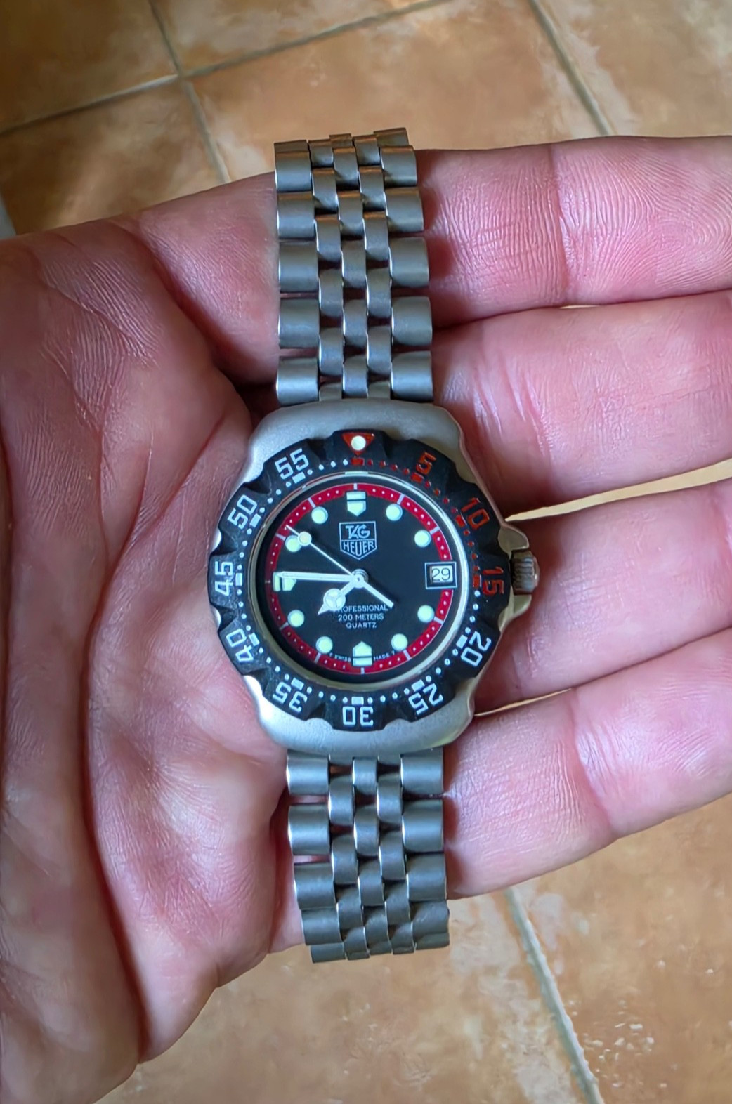 New TAG Heuer 374.513 WA1214.BA0494 Midsize Professional Watch Black Red White