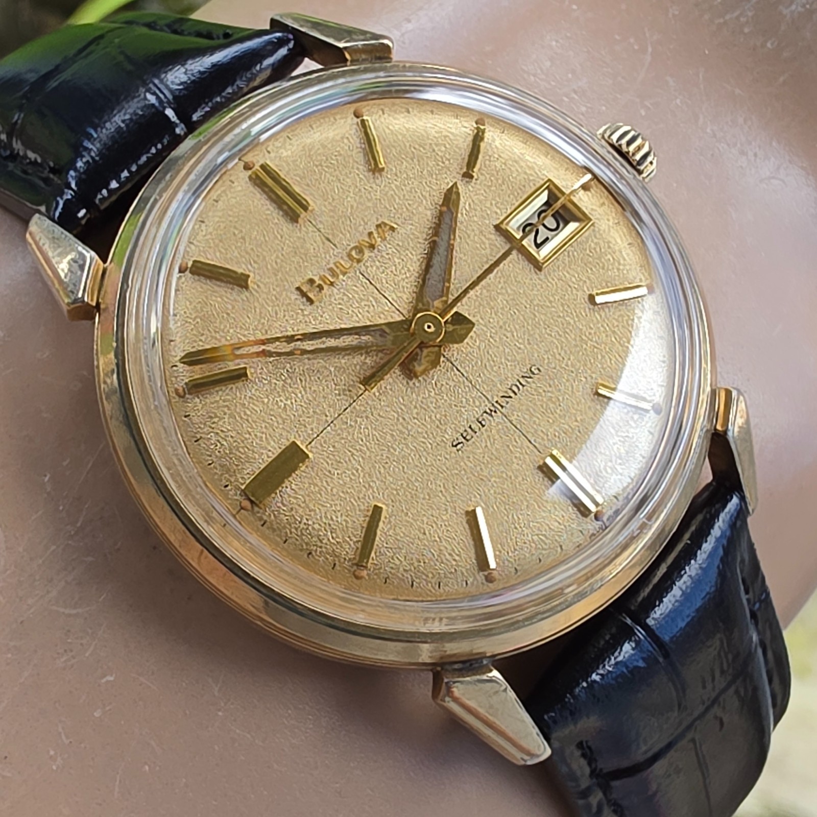 Vintage Bulova President “O” men’s automatic watch Granulated Cross-Hair 1967