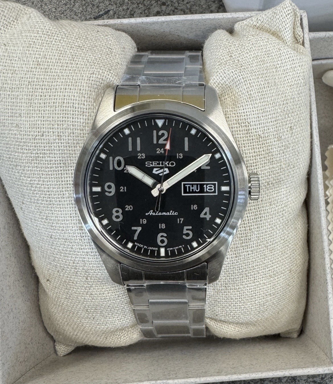 Seiko 5 Automatic Watch 100 Meter Day Date Black Dial SRPG27 Made In Japan New