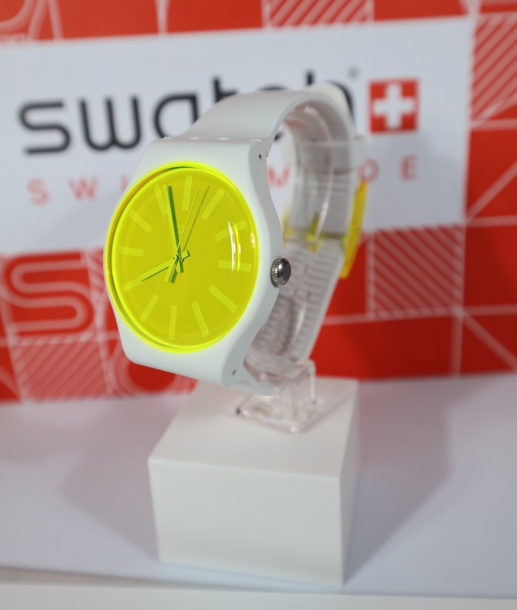 New Limited Swiss Swatch LEMONEON Neon Yellow Dial Unisex Watch SUOW165 41MM Rar