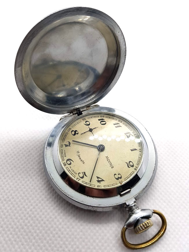 SOVIET RUSSIAN USSR VINTAGE POCKET WATCH MOLNIJA WORKING MECHANICAL RARITY