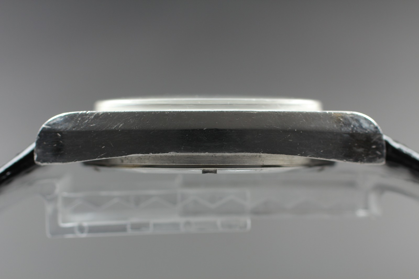 Vintage 1970s Omega Geneve cal.1012 166 0190 Date Square AT 37mm Men’s watch