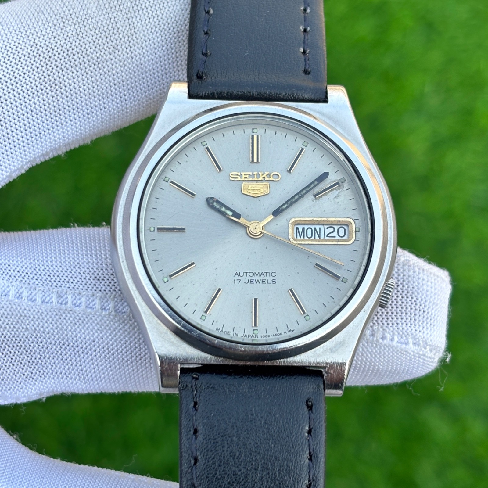 Vintage Seiko 5 Skin Sunburst Dial Automatic Japan Made Men’s Watch 7009-3171