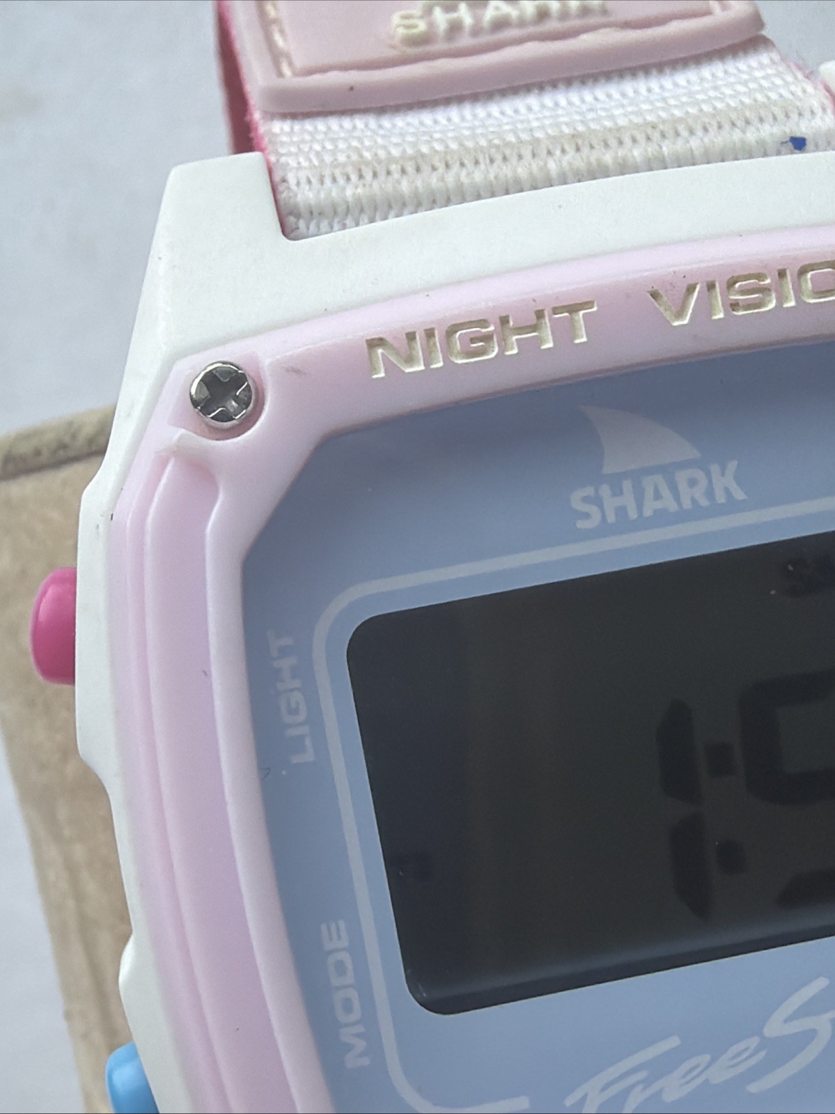 AW29 Shark Freestyle Caroline Marks Signature Shark Leashstrap Watch-Timer Works