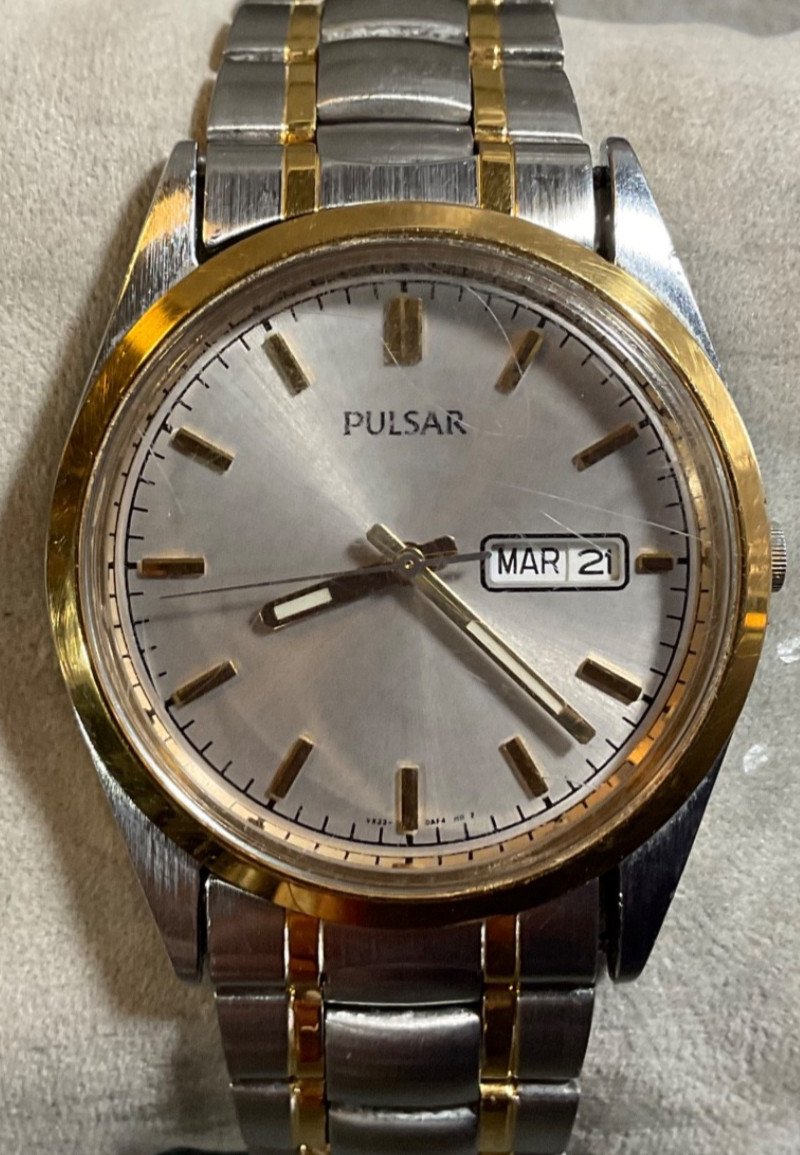 PULSAR MENS TWO-TONE STAINLESS STEEL 35mm WATCH VX33-OABO DAY & DATE NEW BATTERY