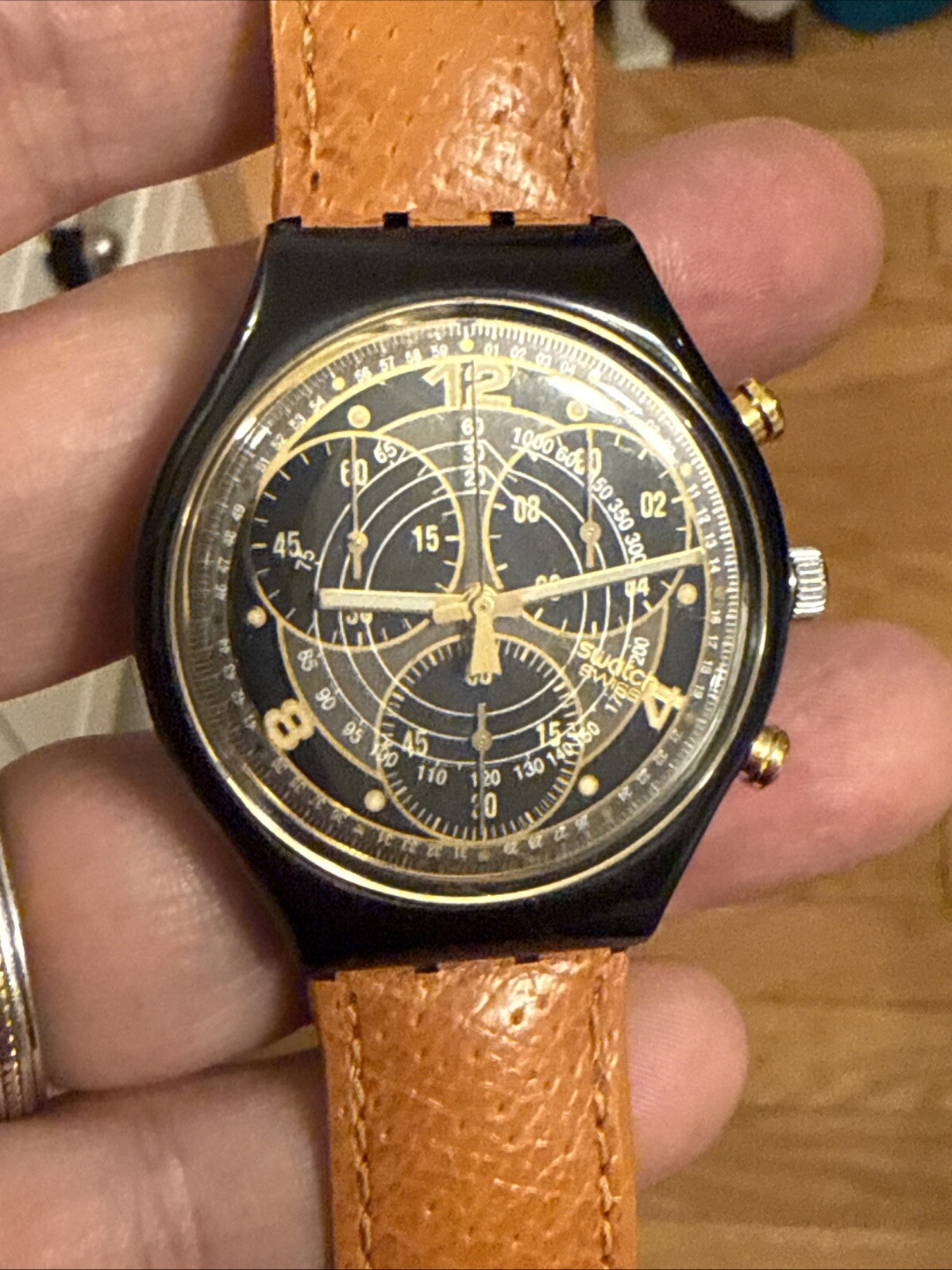Swatch 1995 model Count part number SCB113 Gold Black 1/10 Sec Chronograph Watch
