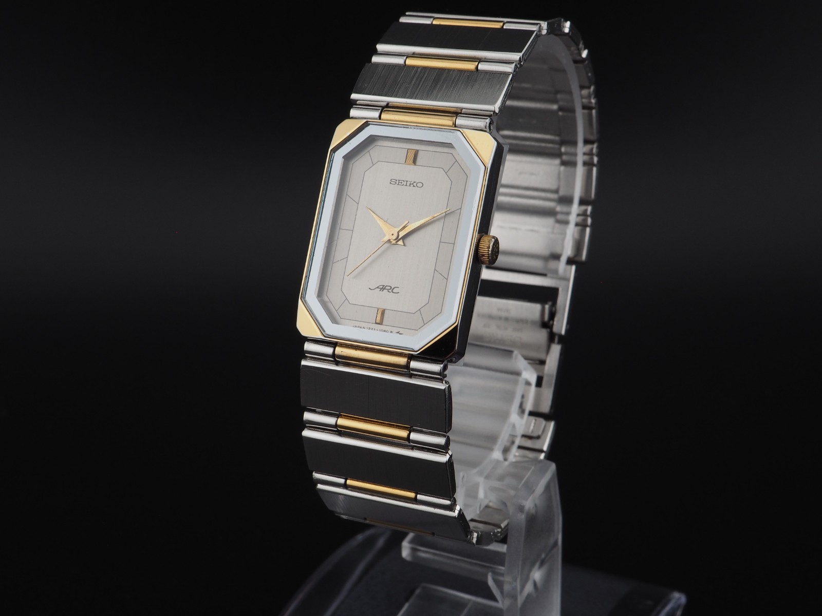 Vintage 1985 Seiko ARC 1221-5800 Silver Rectangle Quartz Womens Watch JAPAN