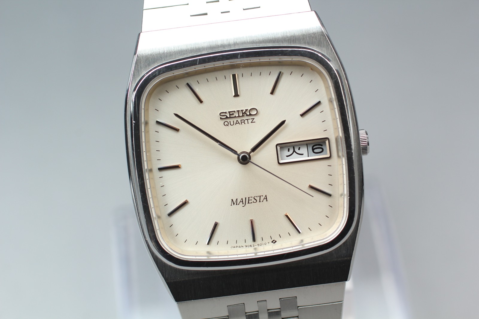 [Near MINT] Seiko Majesta 9063-5010 31mm Silver Day/Date Qz Men’s Watch Vtg 1986