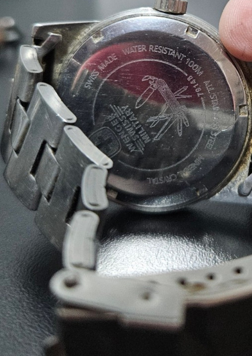 2 Wenger Swiss Military SAK Design Quartz Watches Parts Repair Untested