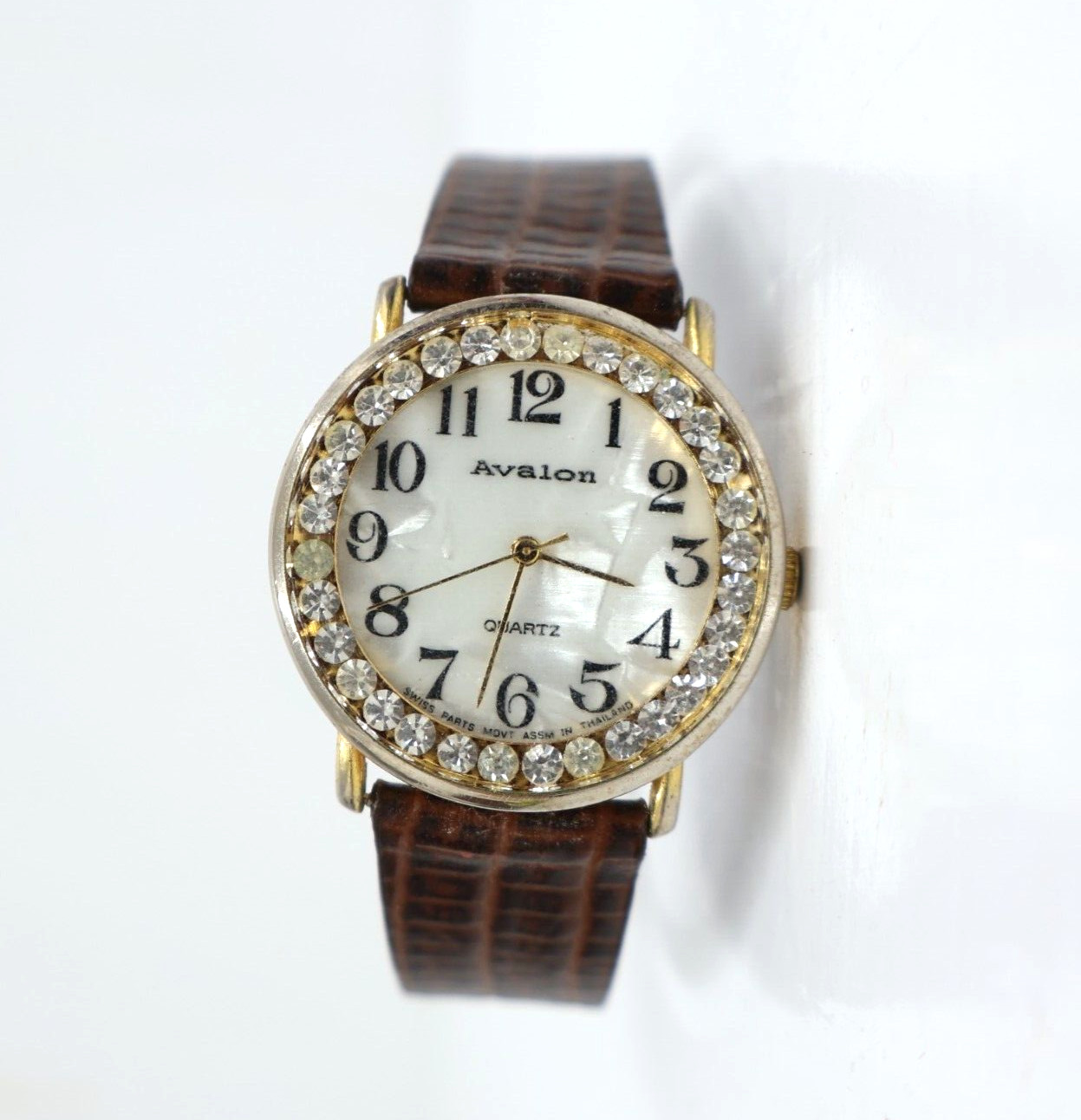 Vintage Avalon Quartz Womens Wrist Watch 31.5mm Dial Faux Leather Tapered Band