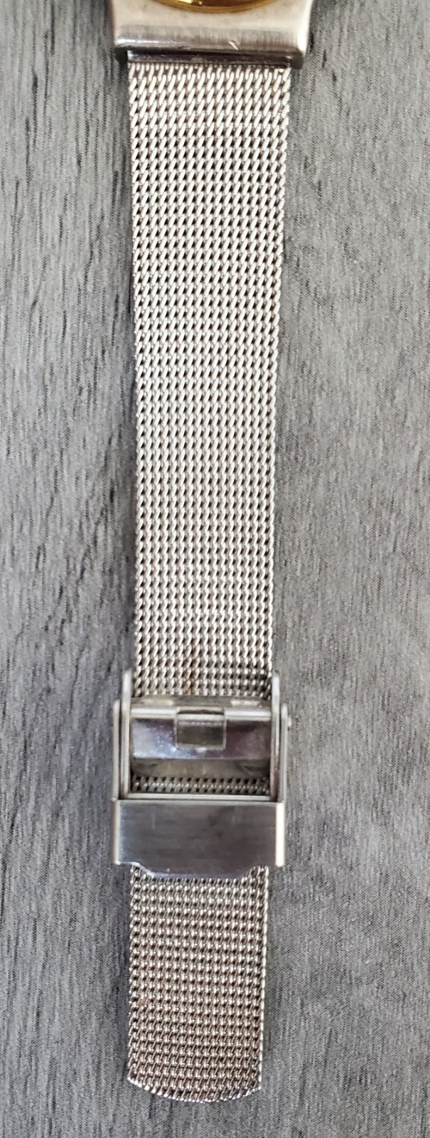 Skagen Denmark 32SGSC Women’s Watch Ultra Slim Silver Gold Tone Mesh Band Quartz