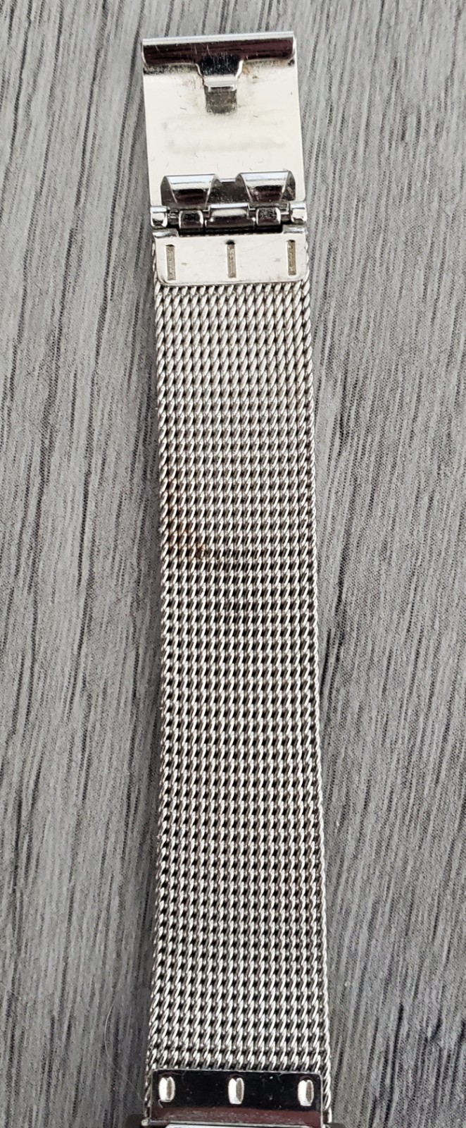 Skagen Denmark 32SGSC Women’s Watch Ultra Slim Silver Gold Tone Mesh Band Quartz
