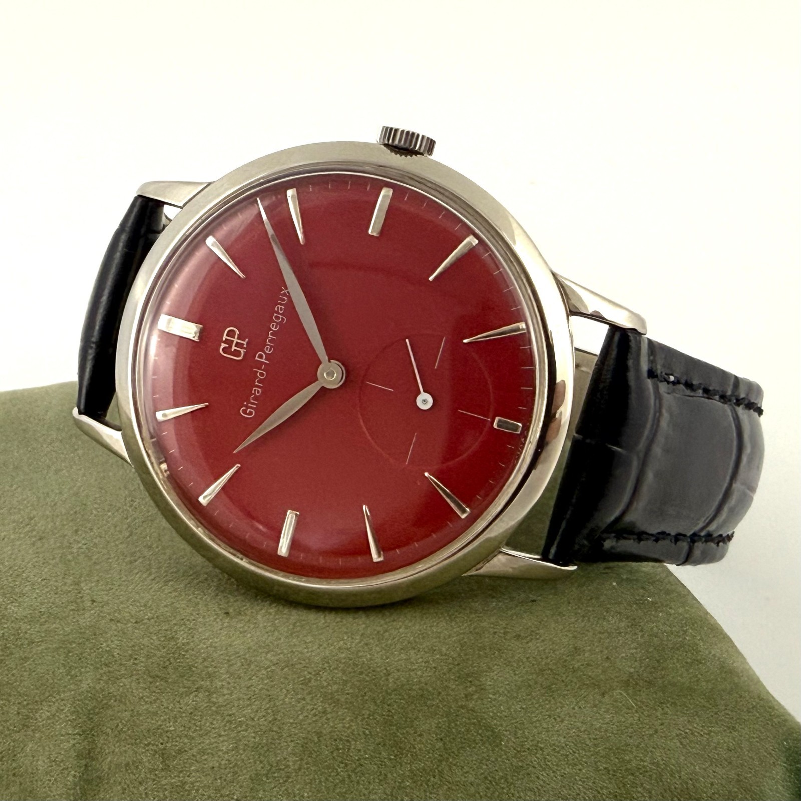 SWISS OVERSEIZED GIRARD PERREGAUX NICE BURGUNDY DIAL MANUAL WIND SWISS WATCH