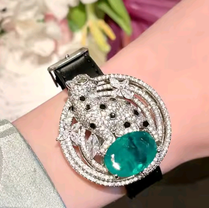 Beautiful Elegant Full Zircon White Leopard Luxurious Bracelet for Women