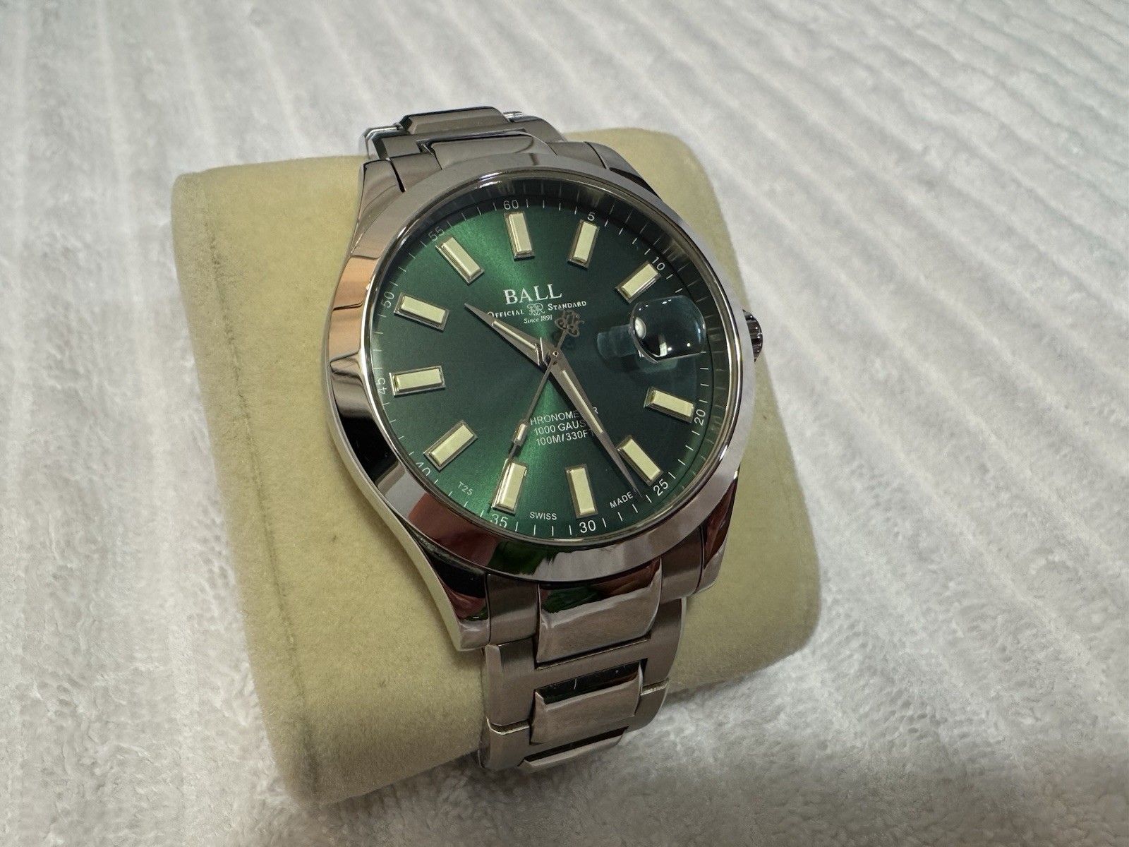 Ball Engineer III Marvelight Chronometer Green Dial Full Set. Good condition