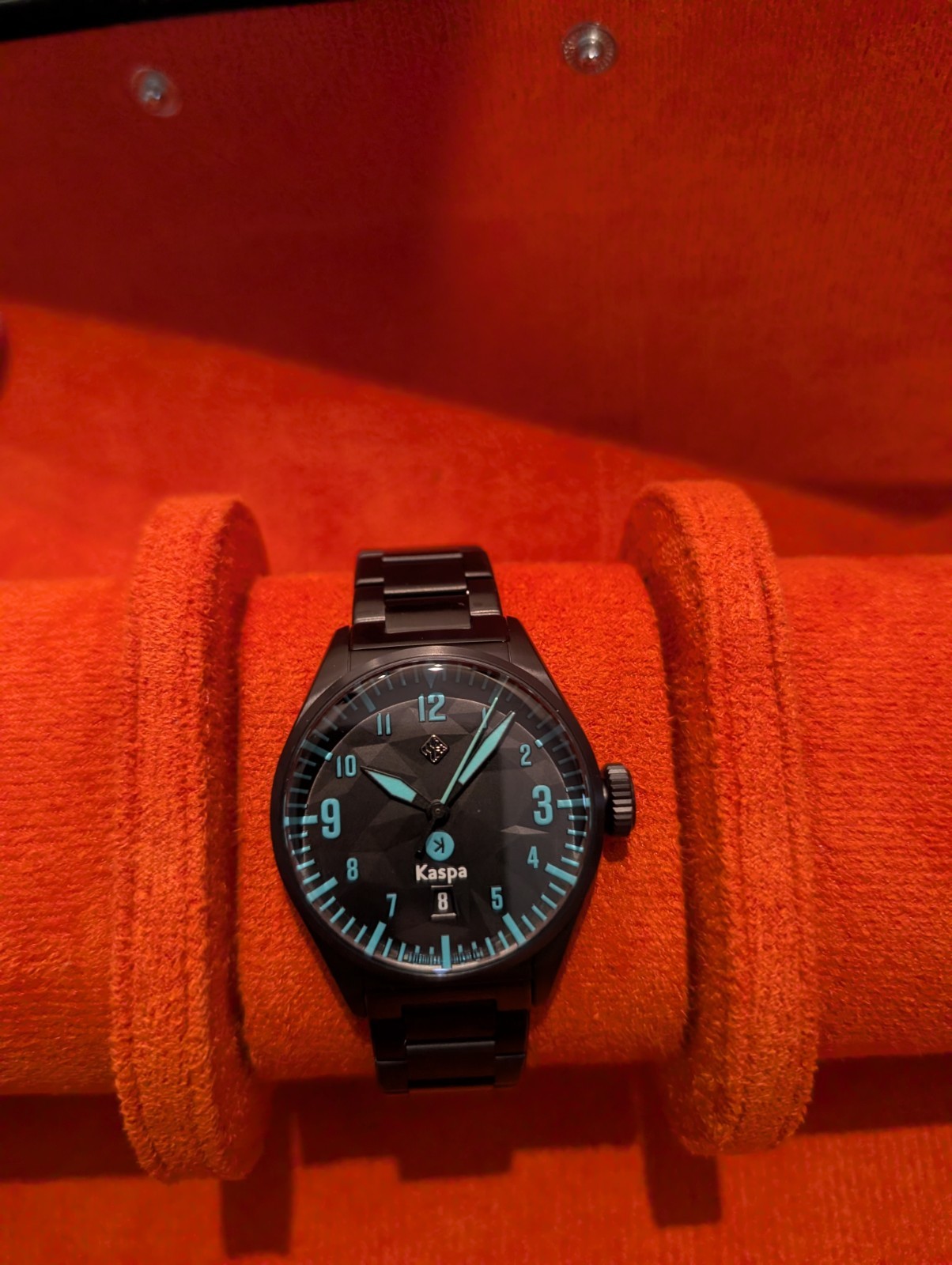 Tsao Baltimore – NFT Linked Watch set of 5 KDA. BTC. KAS. FLUX.